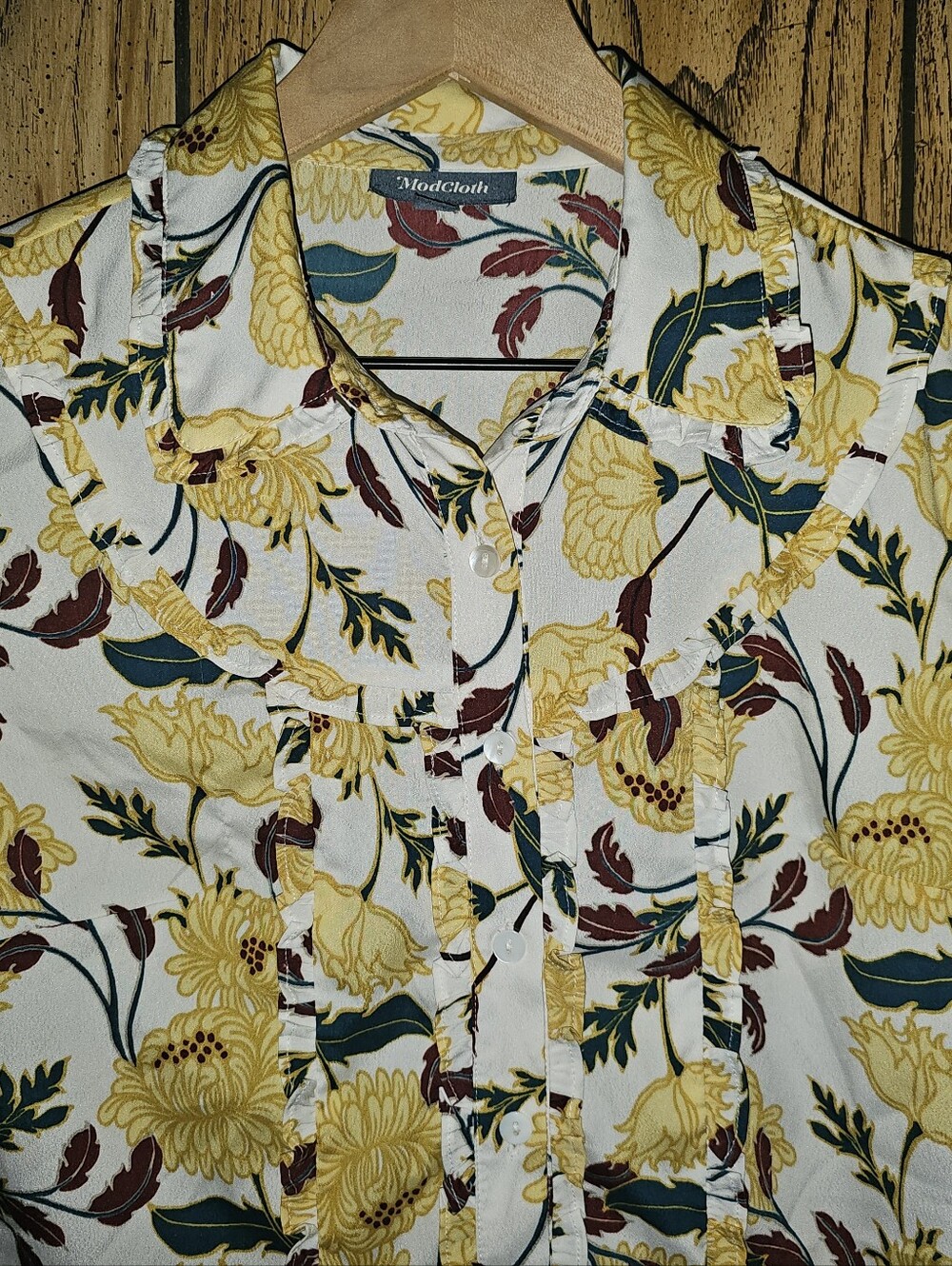 MODCLOTH Floral Ruffle Hem Cap Sleeve Collared Button Down - XS - Picture 3 of 7